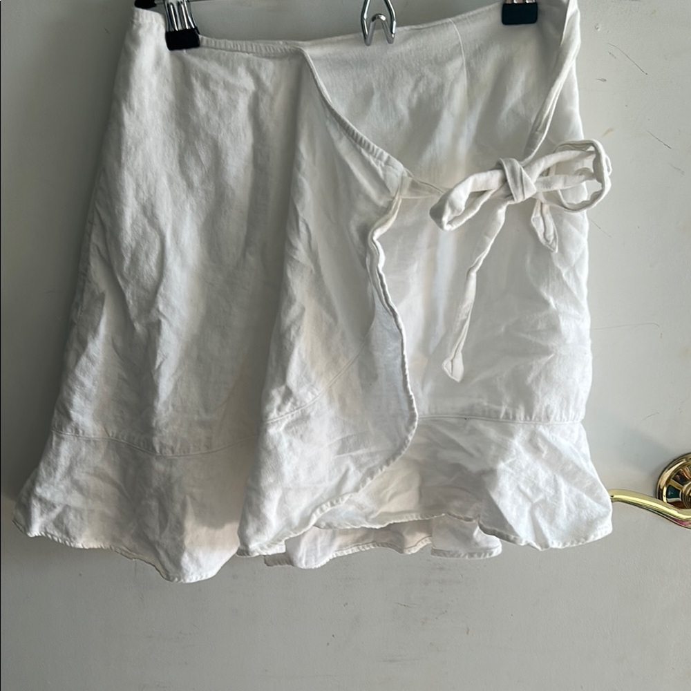 Abercrombie & Fitch White Mini Skirt